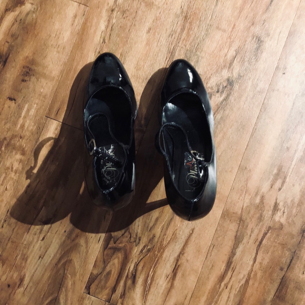 Halloween black stilettos